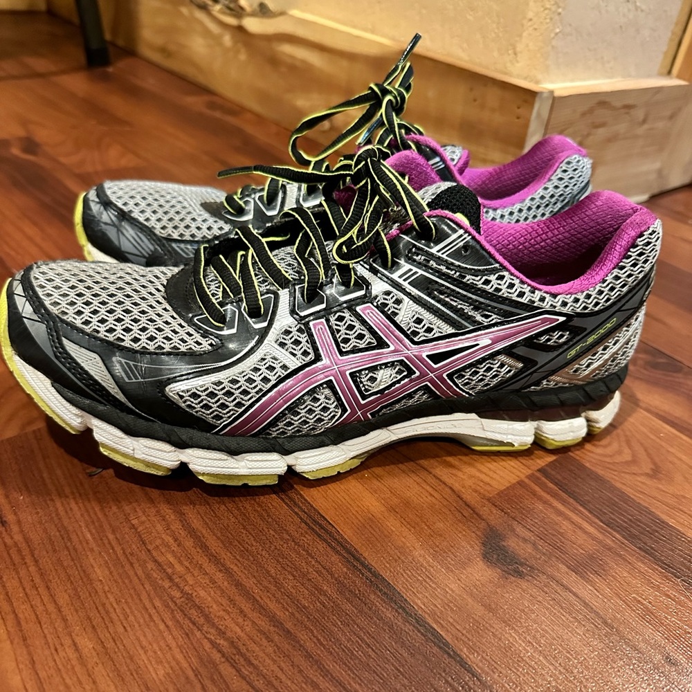 ASICS Tennis Shoes. Size 9.5. Excellent condition.